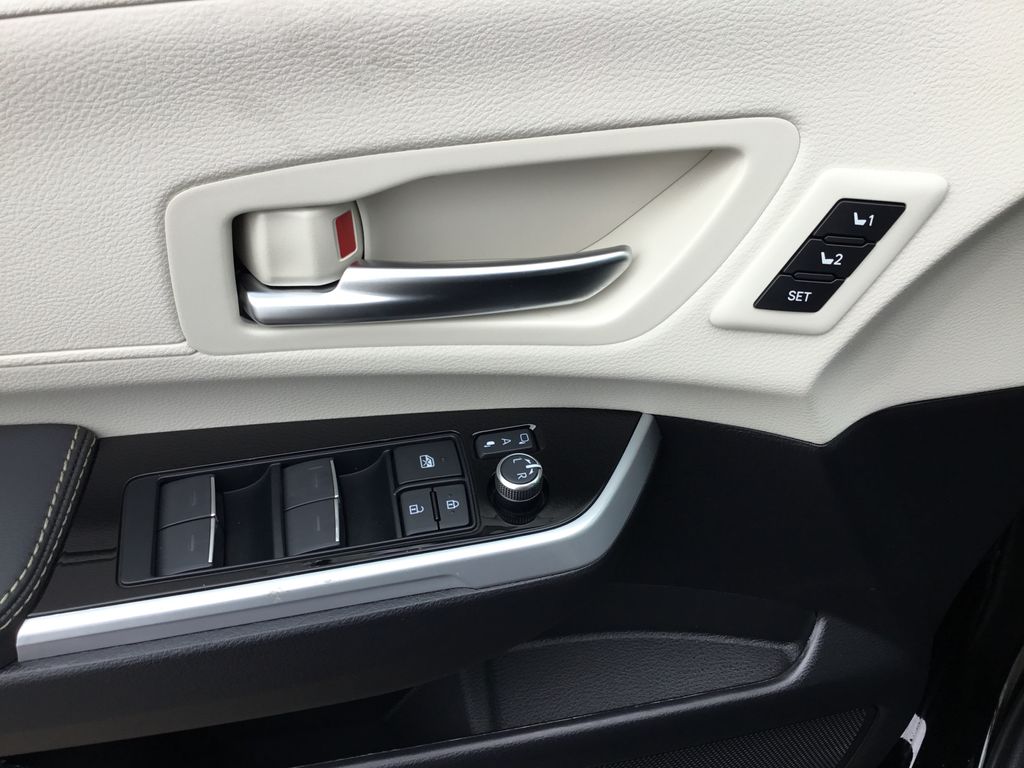 Thumbnail: 2026 Toyota Sienna - 20