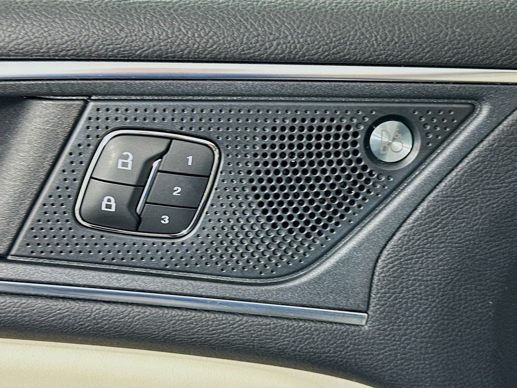 Thumbnail: 2020 Ford Edge - 19