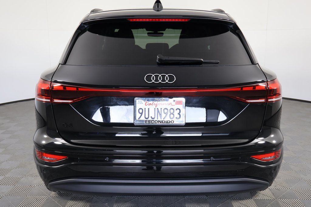 Thumbnail: 2025 Audi Q6 e-tron - 5