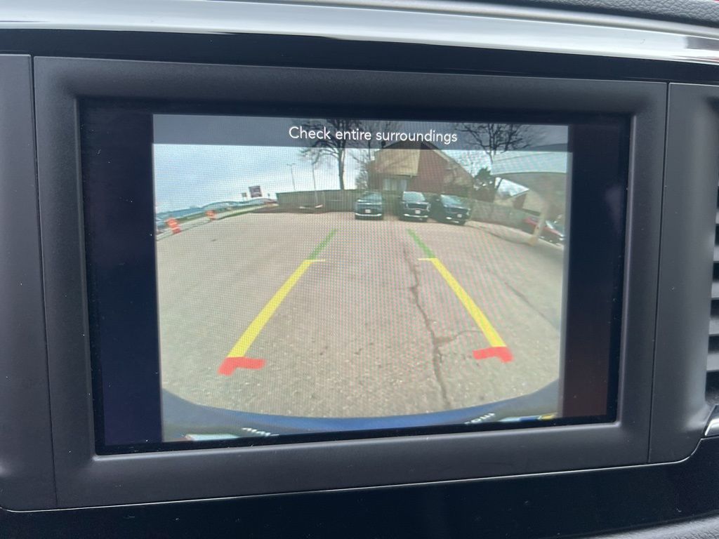 2020 Chrysler Pacifica Touring photo