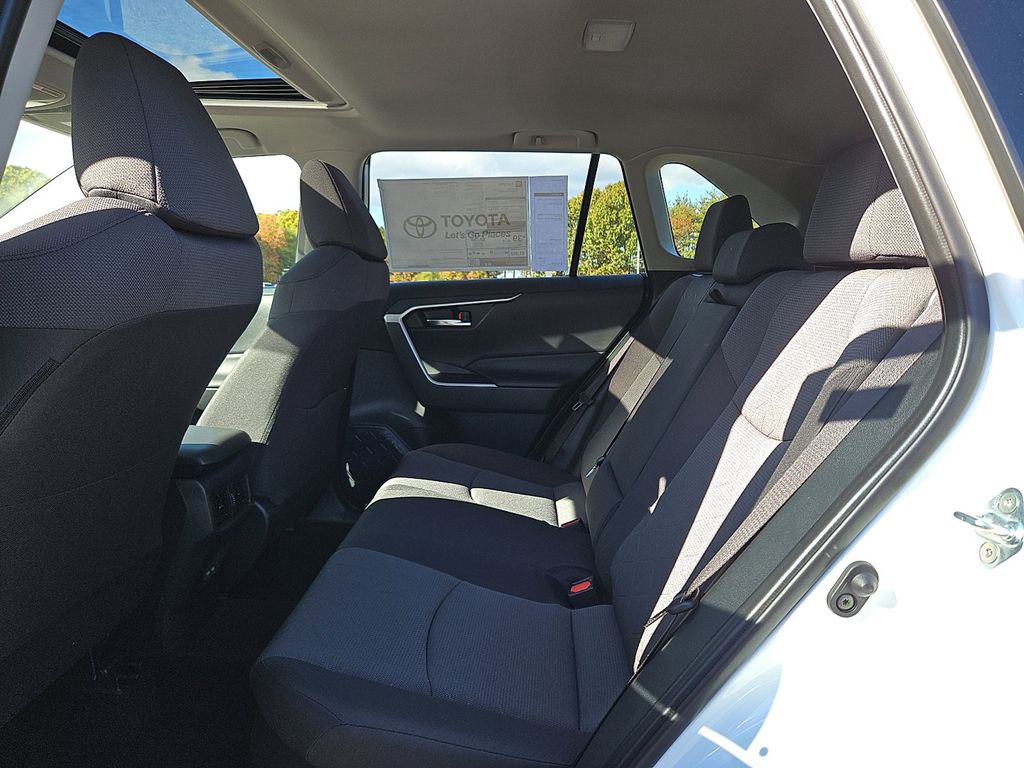 Thumbnail: 2025 Toyota RAV4 - 9