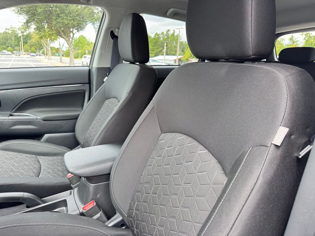 2025 Mitsubishi Outlander Sport ES photo 26
