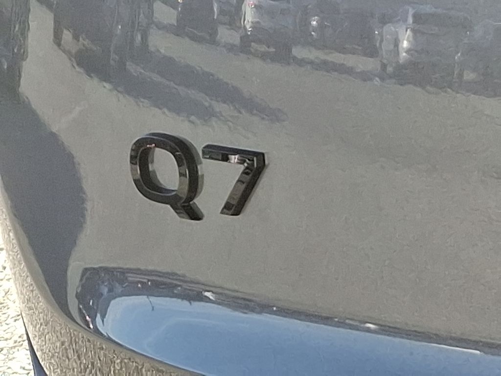 Thumbnail: 2026 Audi Q7 - 11