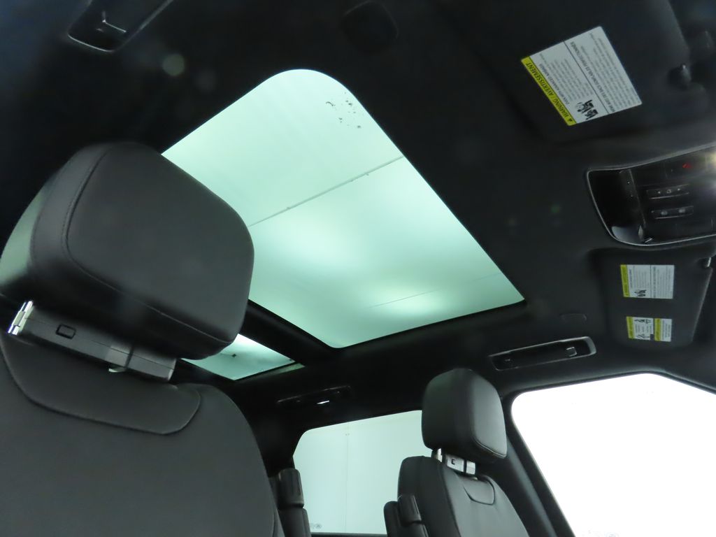 Thumbnail: 2025 Land Rover Range Rover Sport - 19