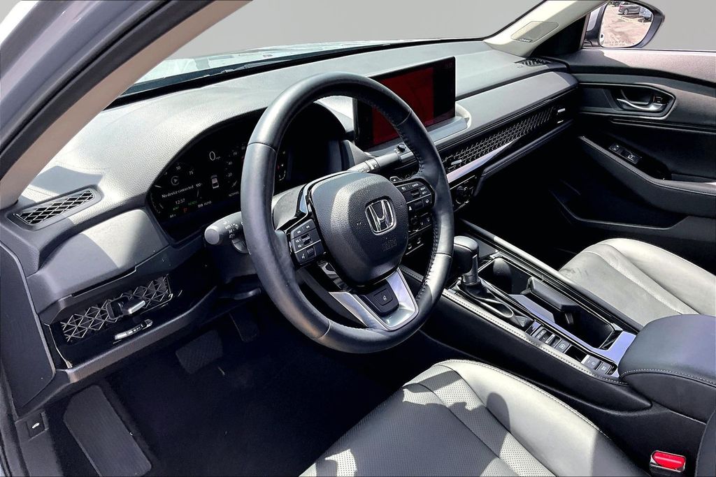 2025 Honda Accord Hybrid Touring - Photo 12