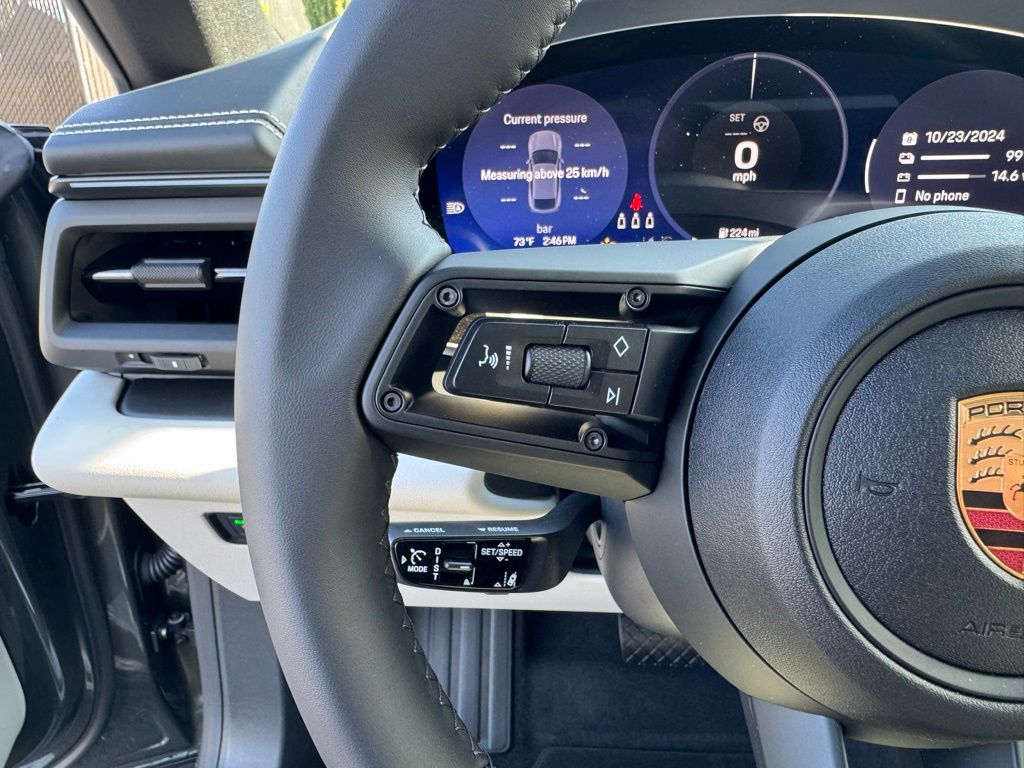 2024 Porsche Macan T 24