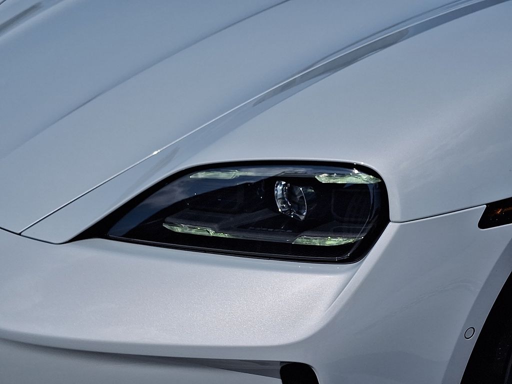 Thumbnail: 2026 Porsche Taycan - 11