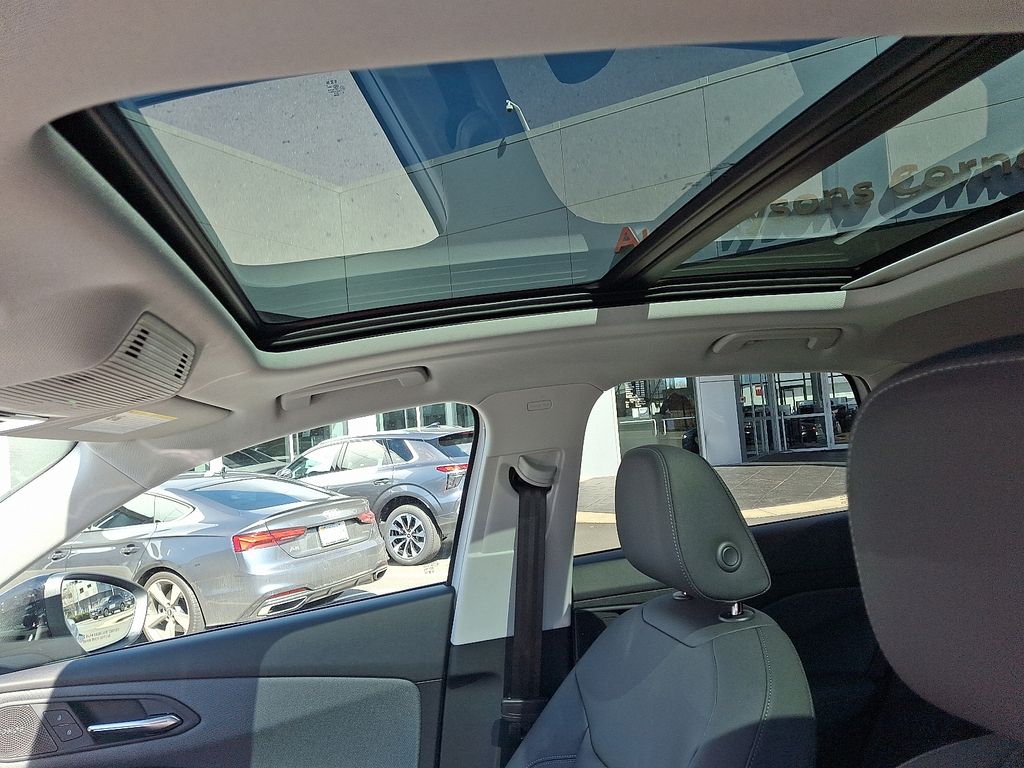 Thumbnail: 2026 Audi Q3 - 11