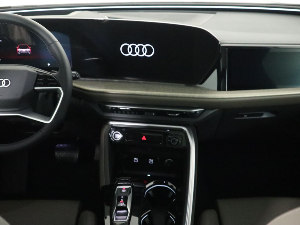 Thumbnail: 2025 Audi Q5 - 15