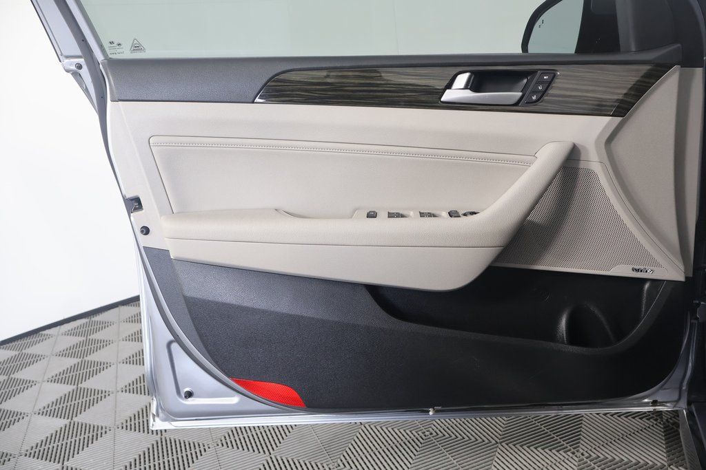 2016 Hyundai Sonata Limited 12