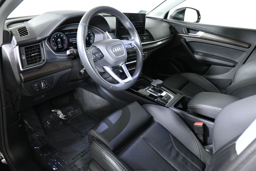 Thumbnail: 2025 Audi Q5 - 13