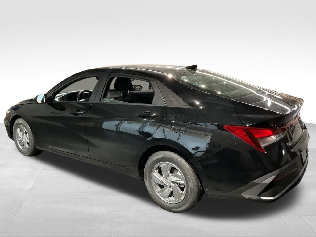 New 2026 Black Hyundai SE image 6