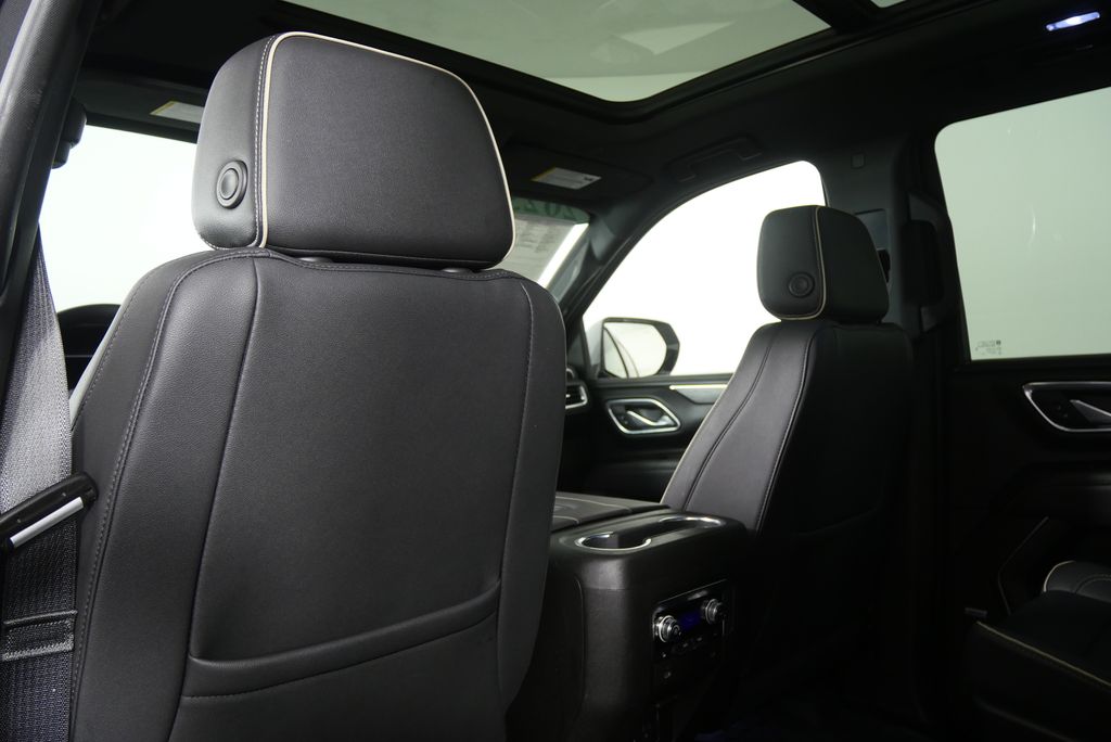 Thumbnail: 2023 GMC Yukon XL - 15