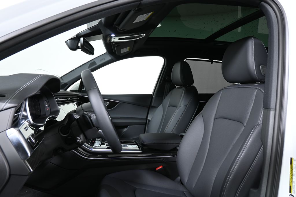 Thumbnail: 2026 Audi Q7 - 13