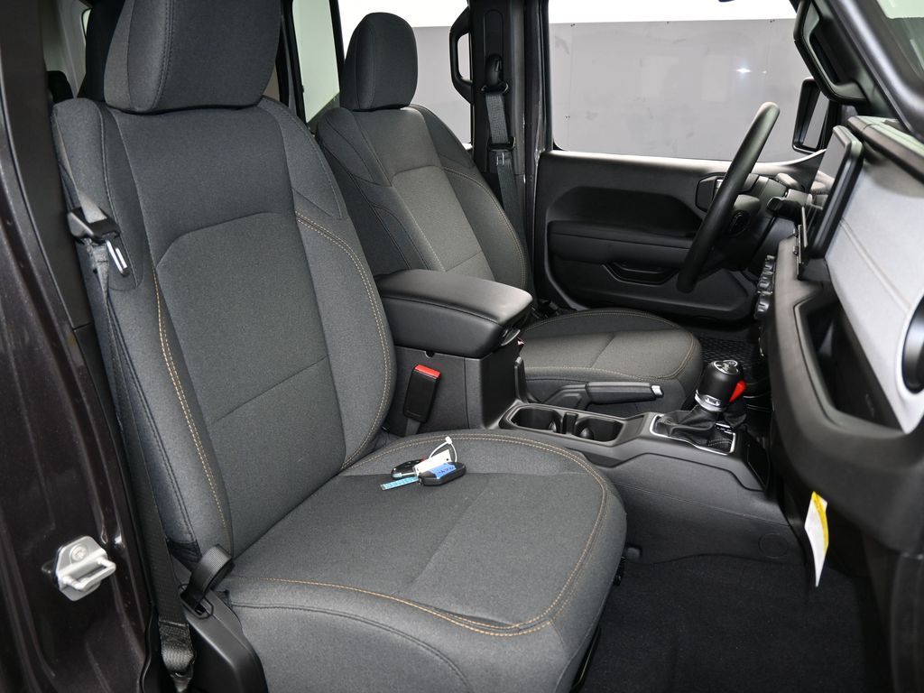 New 2026 Granite Crystal Metallic Clearcoat Jeep Sport image 39