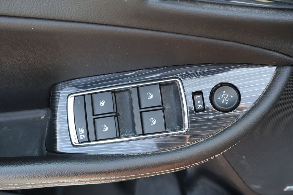 Thumbnail: 2016 Chevrolet Impala - 14