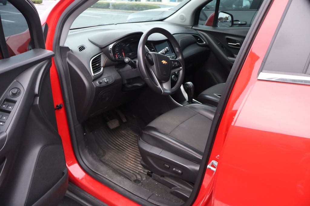 Thumbnail: 2020 Chevrolet Trax - 11