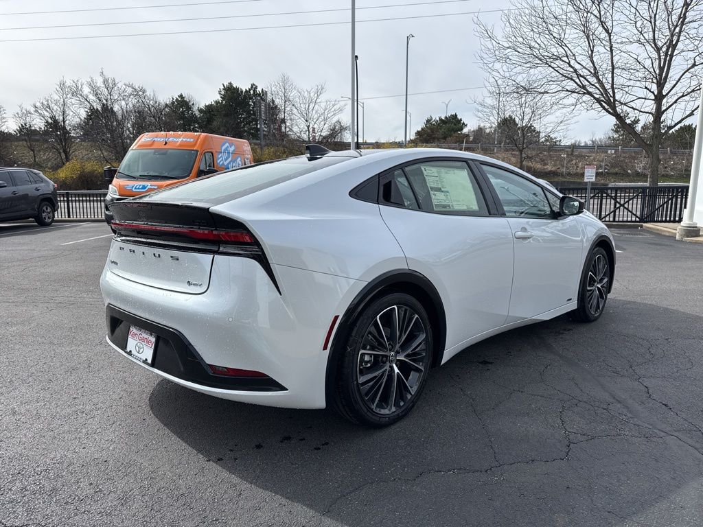 2025 Toyota Prius Limited photo