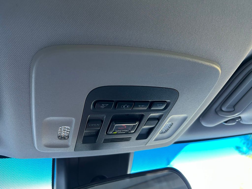 Thumbnail: 2020 Toyota Camry - 28