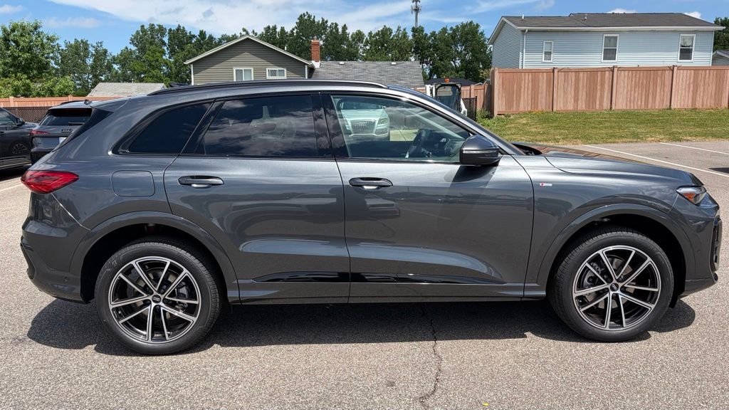 Thumbnail: 2026 Audi Q5 - 7