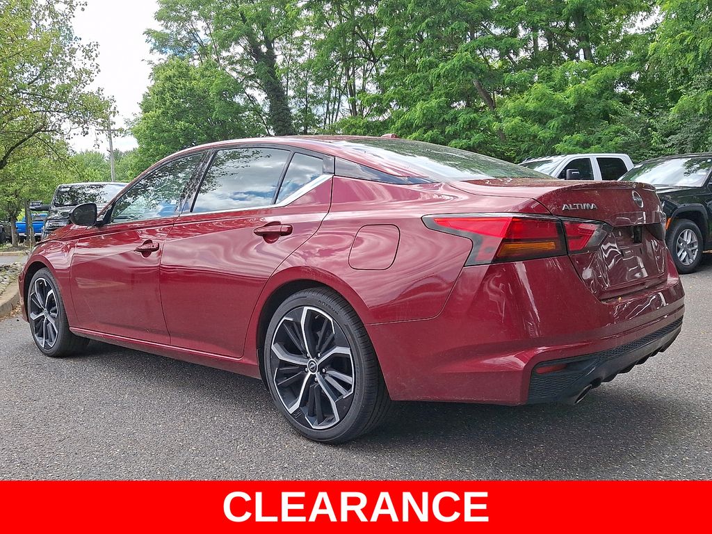 Used 2024 Nissan Altima Sedan