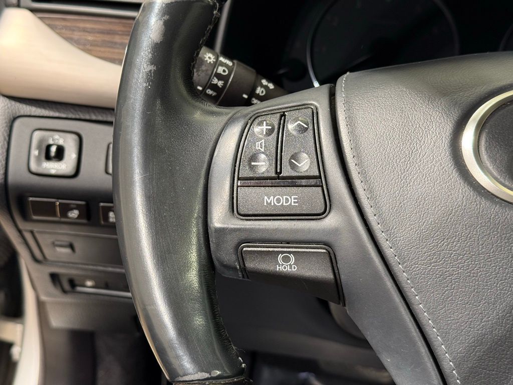 Thumbnail: 2014 Lexus LS - 24