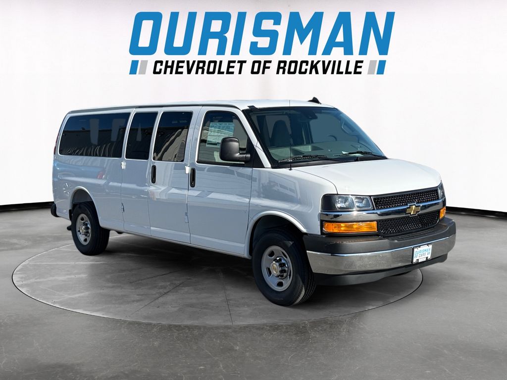 Summit White 2026 Chevrolet Express 3500 LT Extended RWD Van Rear-Wheel Drive