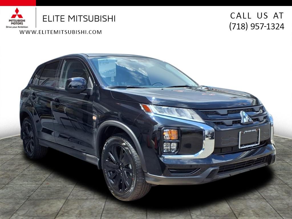 2025 Mitsubishi Outlander Sport LE's photo