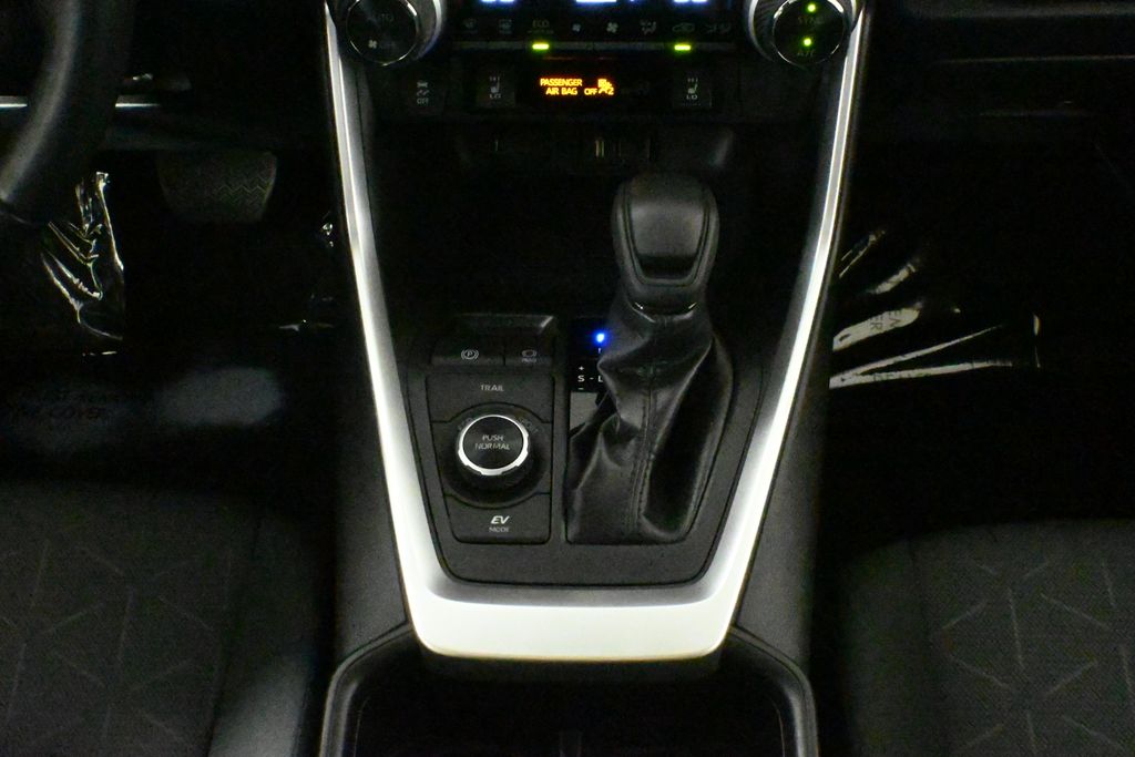 Thumbnail: 2022 Toyota RAV4 - 25