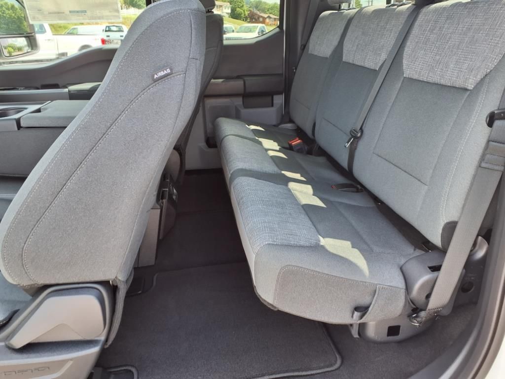 New 2025 White Ford XLT image 5