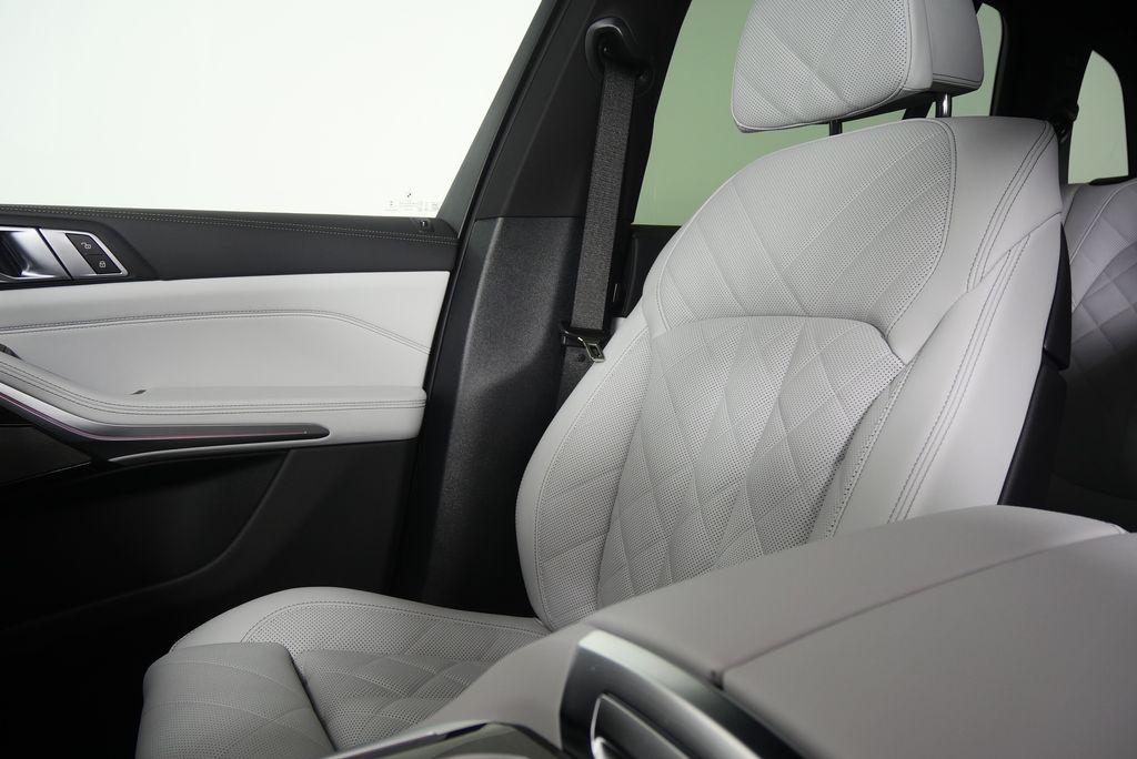 Thumbnail: 2026 BMW X5 - 23