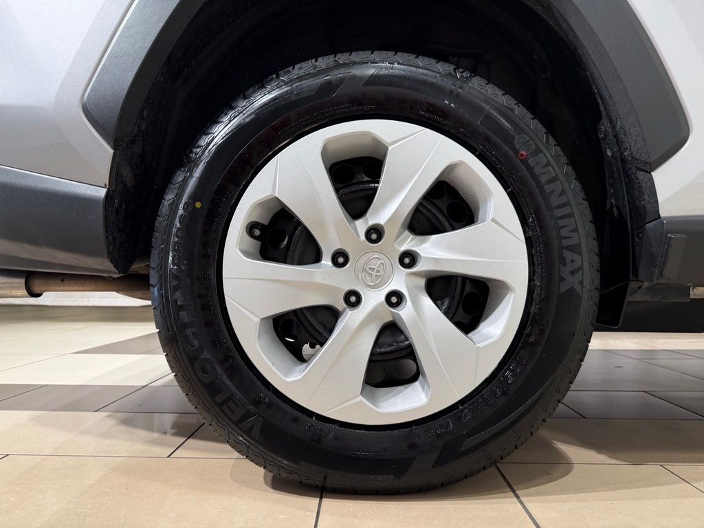 Thumbnail: 2025 Toyota RAV4 - 9
