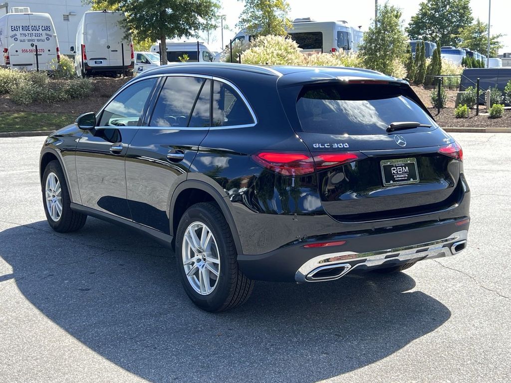 2025 Mercedes-Benz GLC GLC 300 6