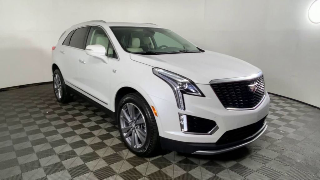 2025 Cadillac XT5 Premium Luxury 2