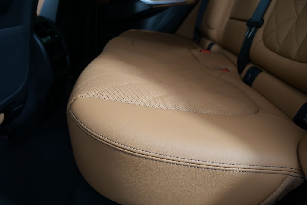 Thumbnail: 2026 BMW X5 - 12