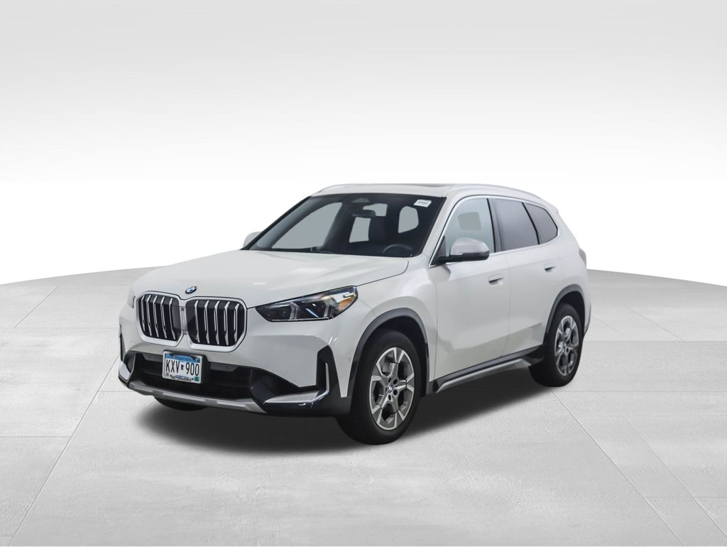 Thumbnail: 2023 BMW X1 - 1