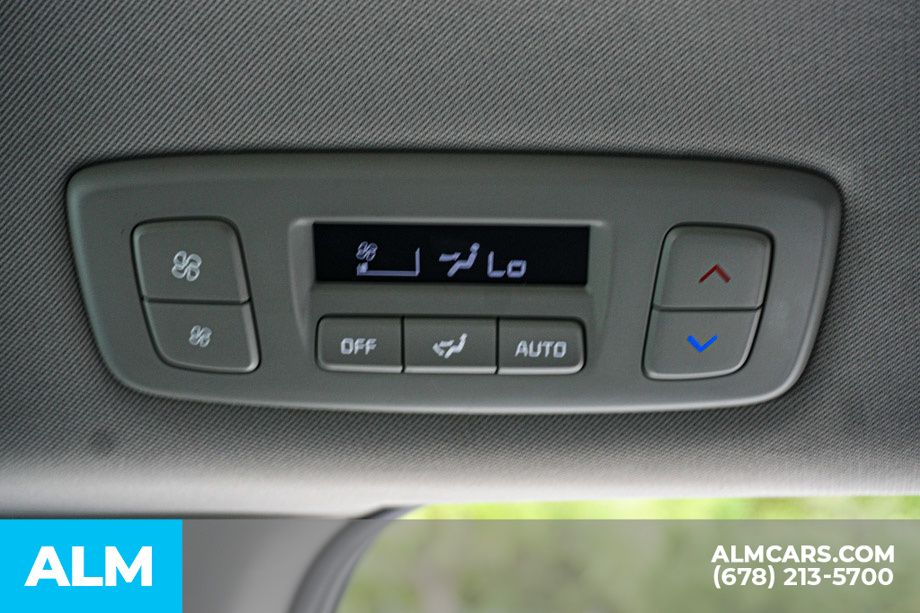 Used 2025 White Kia LXS image 37