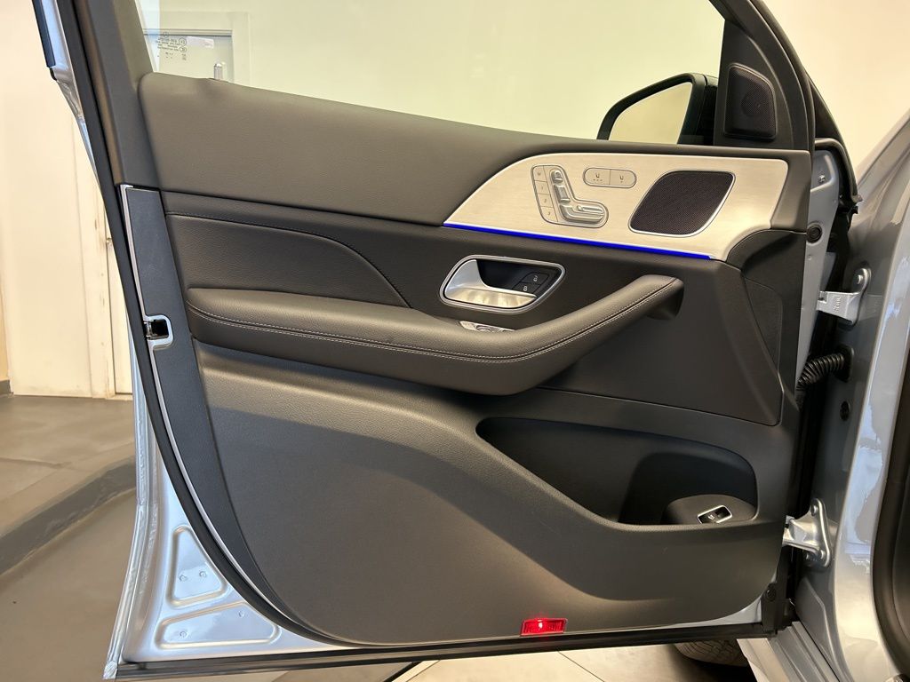 Thumbnail: 2026 Mercedes-Benz GLE - 11