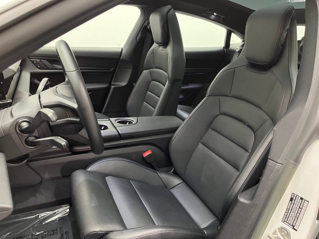 Thumbnail: 2023 Porsche Taycan - 5