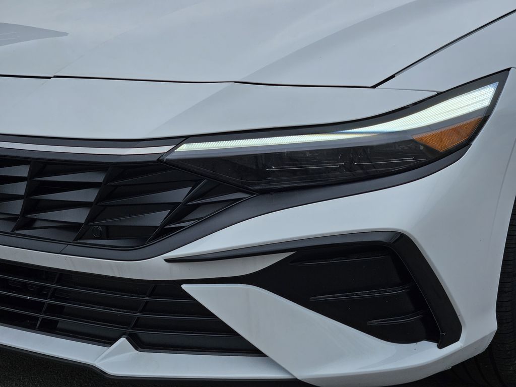 2025 Hyundai Elantra Hybrid