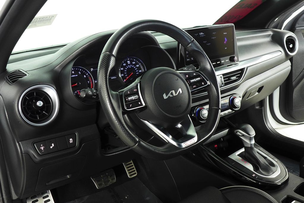 Thumbnail: 2024 Kia Forte - 29