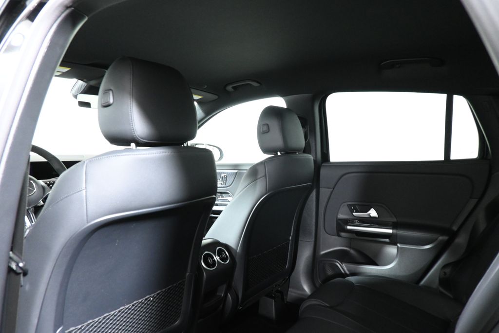 2025 Mercedes-Benz GLA 250 4MATIC 24