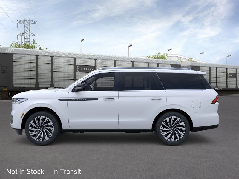 Thumbnail: 2025 Lincoln Navigator - 3