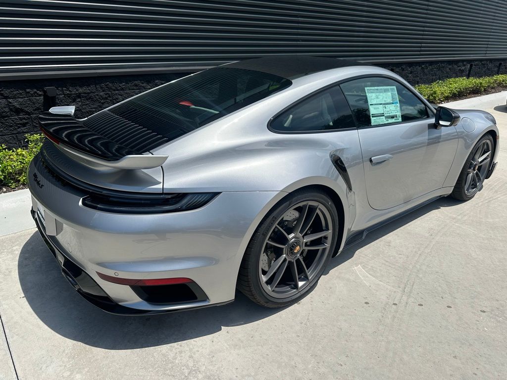 Thumbnail: 2024 Porsche 911 - 9