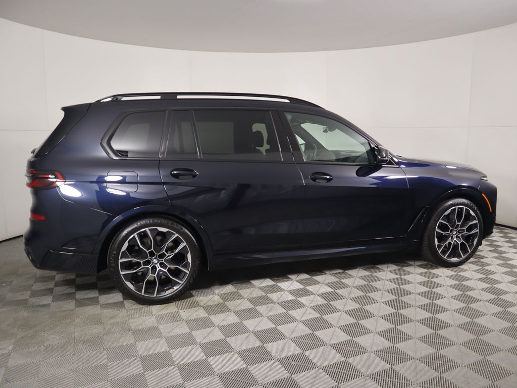 Thumbnail: 2026 BMW X7 - 4