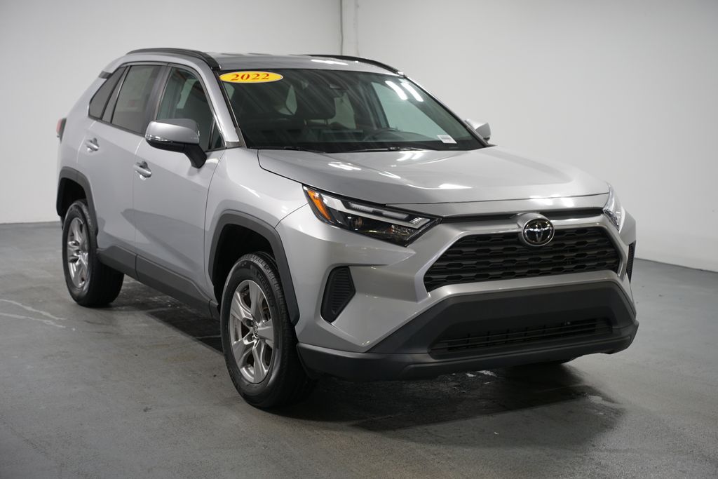 Thumbnail: 2022 Toyota RAV4 - 3