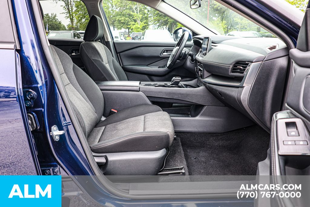 Used 2025 Blue Nissan SV image 21