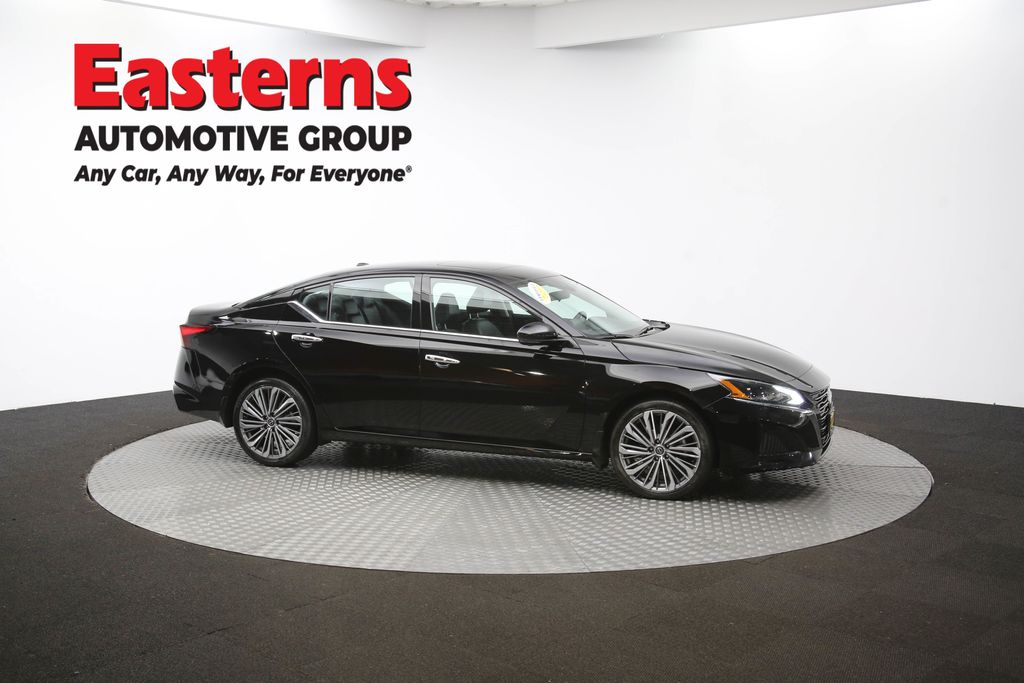 Used 2023 Black Nissan 2.5 SL image 46