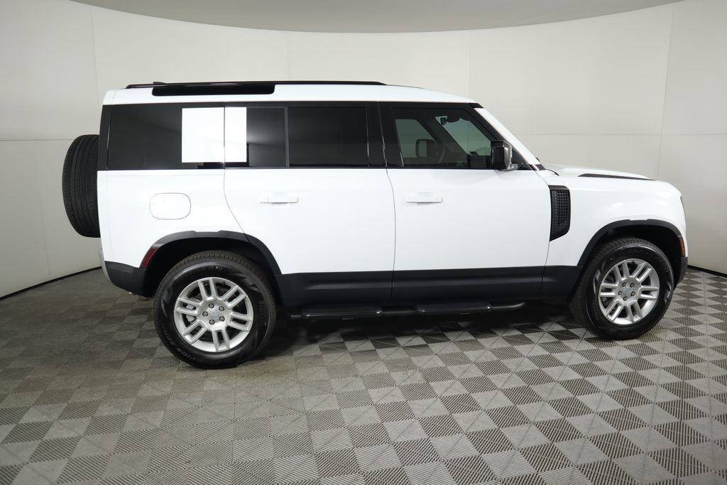 Thumbnail: 2025 Land Rover Defender - 4