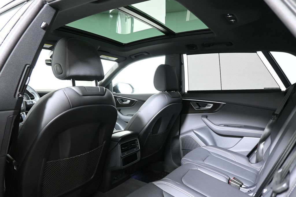 Thumbnail: 2026 Audi Q8 - 27